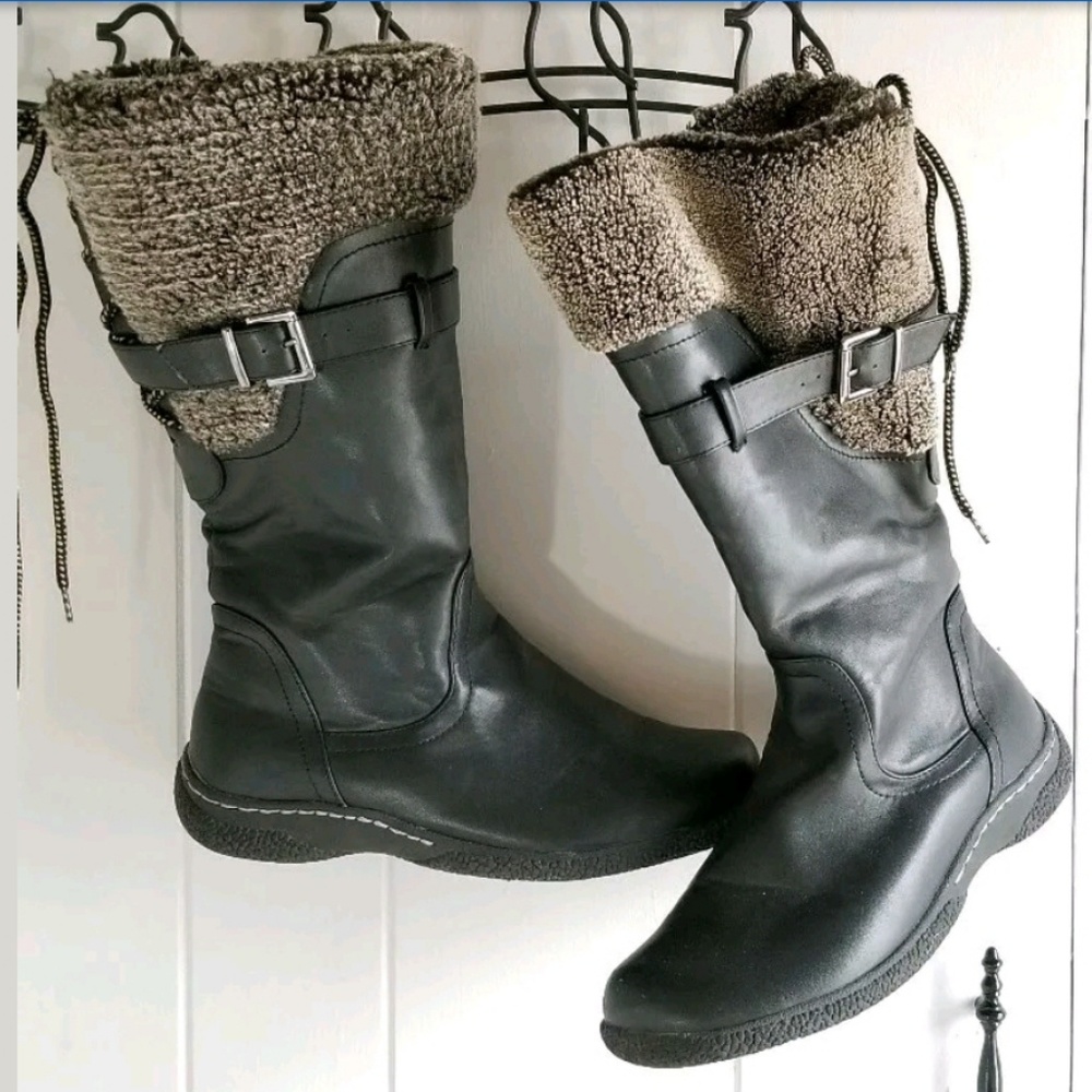 Women's Wanderlust Boots Size 10 M Faux Fur